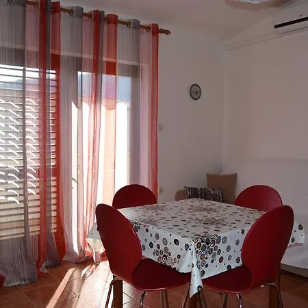 Sersic Apartment